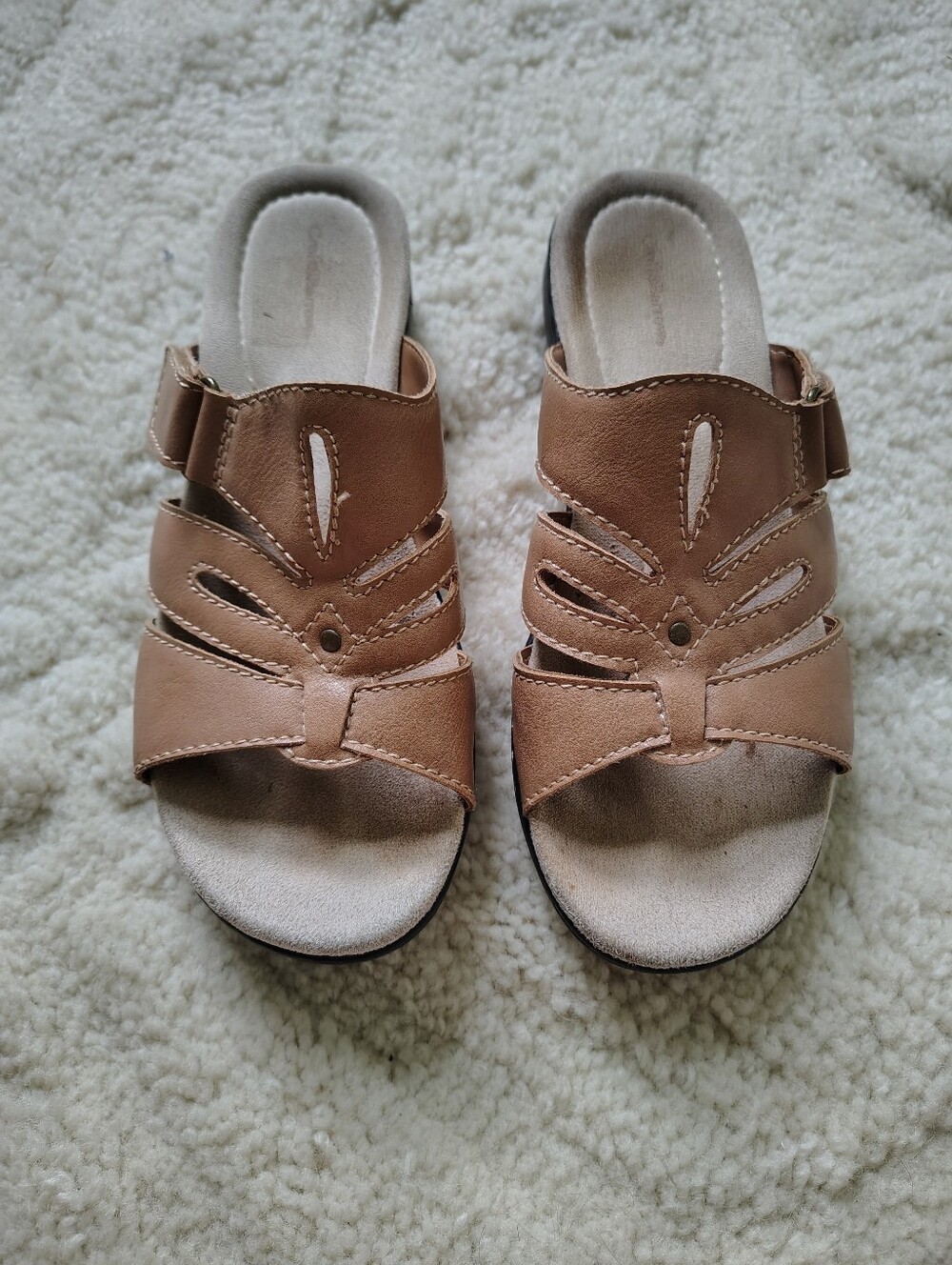 Croft & Barrow Women's Size 7.5 Tan Sandals